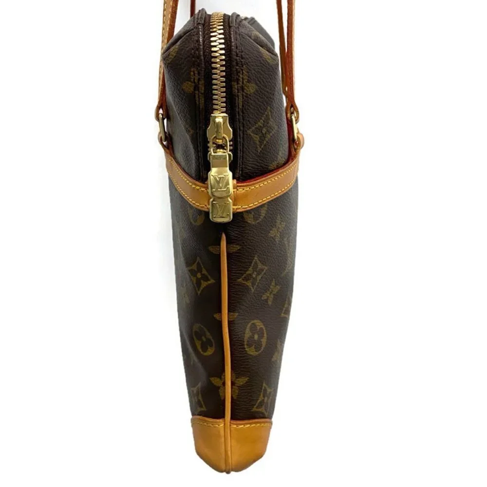 Louis Vuitton Monogram Sac Coussin GM